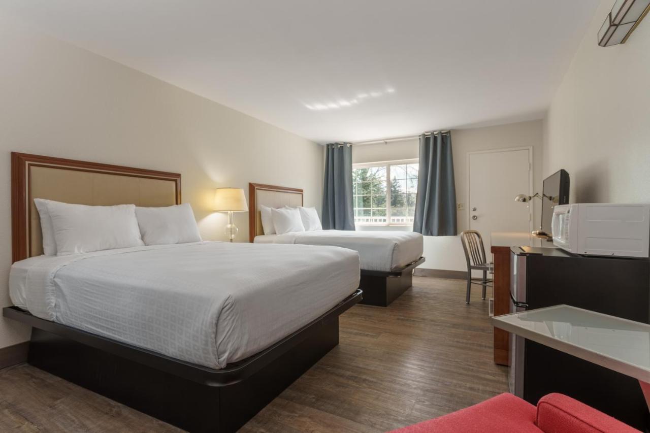 Riverfront Inn Роузберг Экстерьер фото